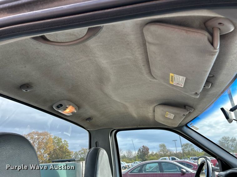 image for item NR9399 2002 Ford F550 Super Duty XL  utility / service truck