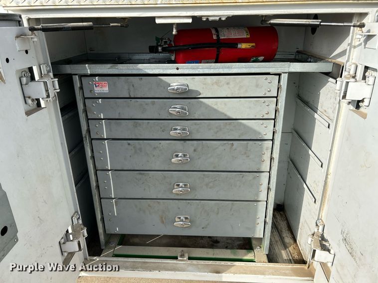 image for item NR9399 2002 Ford F550 Super Duty XL  utility / service truck