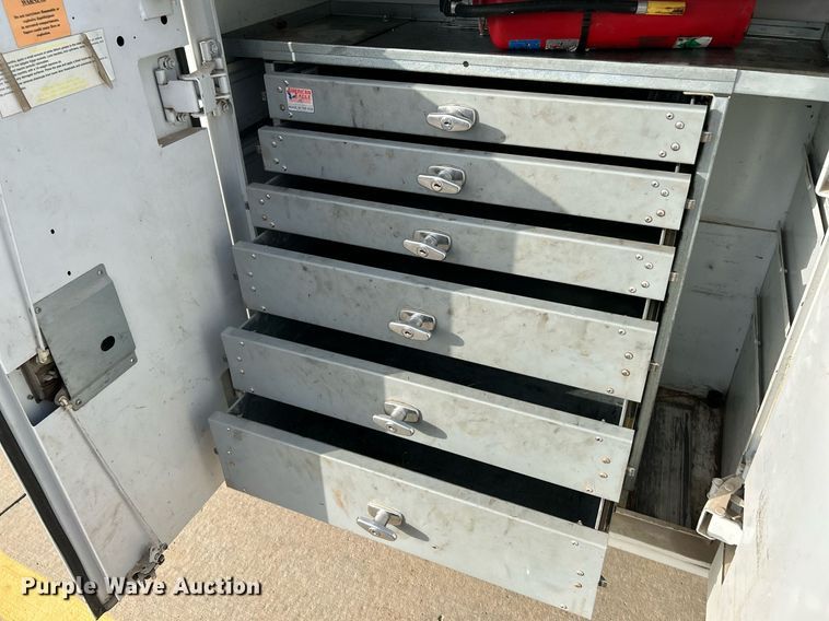 image for item NR9399 2002 Ford F550 Super Duty XL  utility / service truck