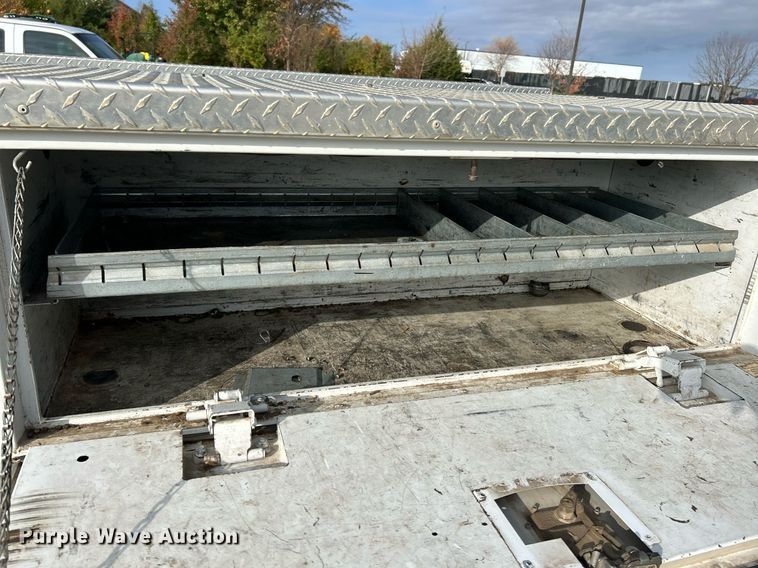 image for item NR9399 2002 Ford F550 Super Duty XL  utility / service truck