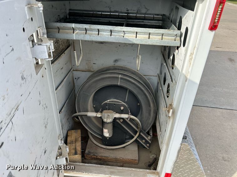 image for item NR9399 2002 Ford F550 Super Duty XL  utility / service truck