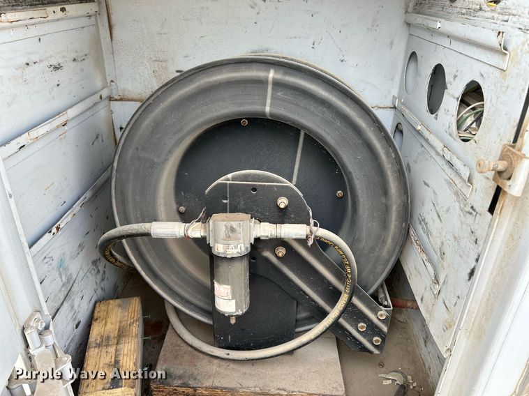 image for item NR9399 2002 Ford F550 Super Duty XL  utility / service truck