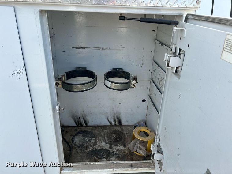 image for item NR9399 2002 Ford F550 Super Duty XL  utility / service truck