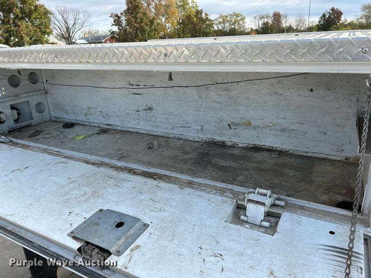 image for item NR9399 2002 Ford F550 Super Duty XL  utility / service truck