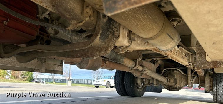 image for item NR9399 2002 Ford F550 Super Duty XL  utility / service truck