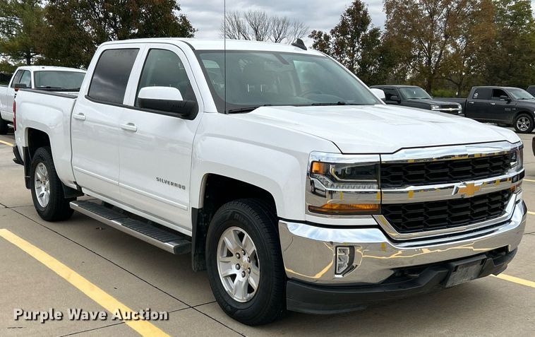 image for item NR9400 2017 Chevrolet Silverado 1500 LT  Crew Cab pickup truck
