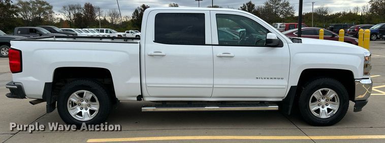 image for item NR9400 2017 Chevrolet Silverado 1500 LT  Crew Cab pickup truck