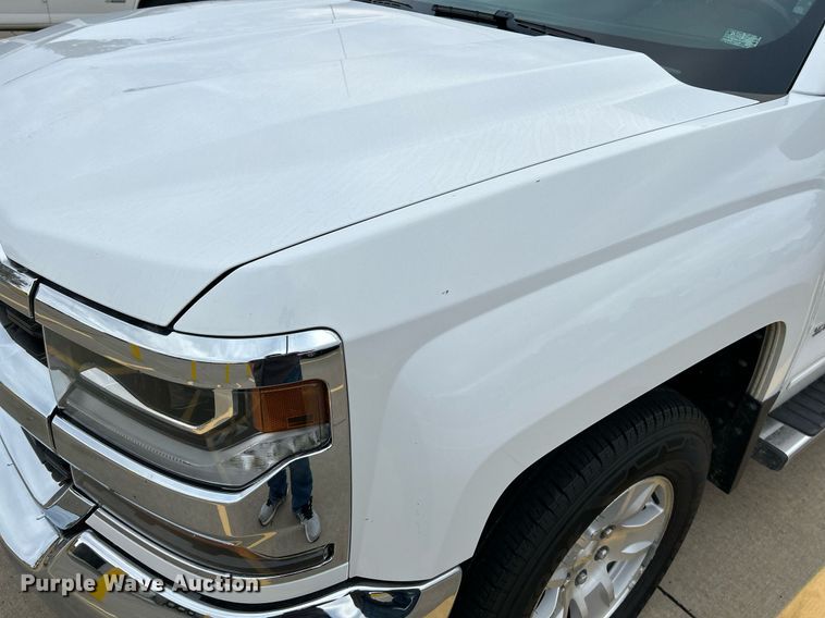image for item NR9400 2017 Chevrolet Silverado 1500 LT  Crew Cab pickup truck