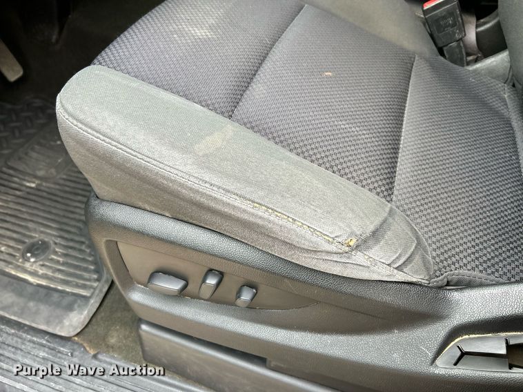 image for item NR9400 2017 Chevrolet Silverado 1500 LT  Crew Cab pickup truck