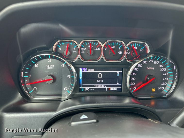 image for item NR9400 2017 Chevrolet Silverado 1500 LT  Crew Cab pickup truck