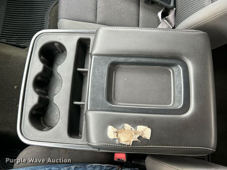 image for item NR9400 2017 Chevrolet Silverado 1500 LT  Crew Cab pickup truck