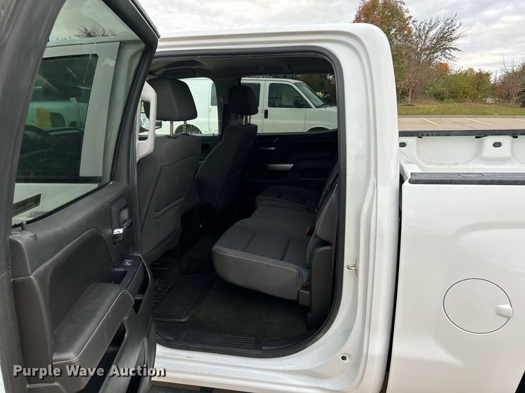 image for item NR9400 2017 Chevrolet Silverado 1500 LT  Crew Cab pickup truck