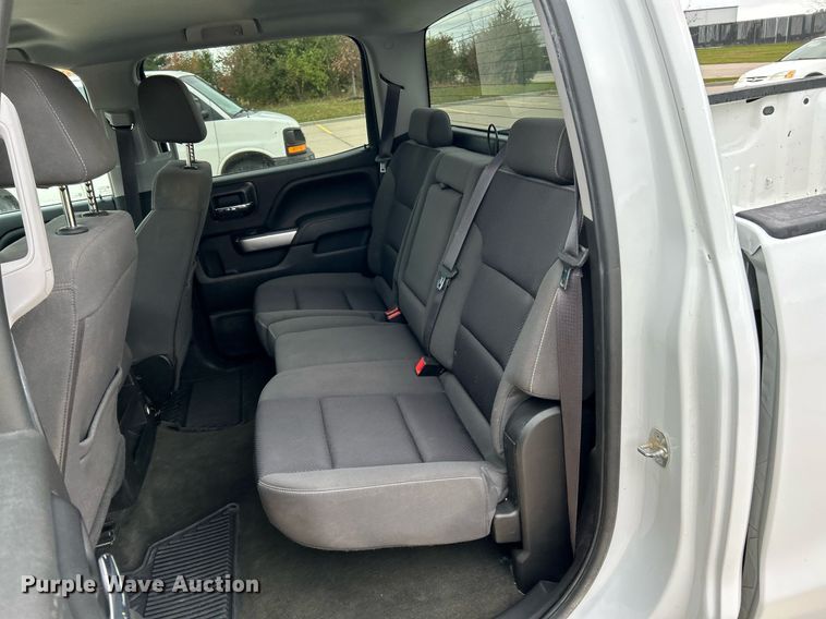 image for item NR9400 2017 Chevrolet Silverado 1500 LT  Crew Cab pickup truck