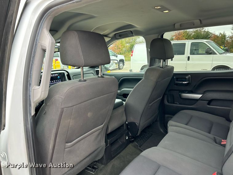 image for item NR9400 2017 Chevrolet Silverado 1500 LT  Crew Cab pickup truck