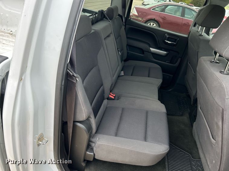 image for item NR9400 2017 Chevrolet Silverado 1500 LT  Crew Cab pickup truck