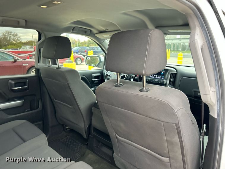 image for item NR9400 2017 Chevrolet Silverado 1500 LT  Crew Cab pickup truck