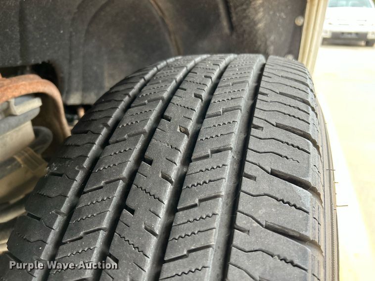 image for item NR9400 2017 Chevrolet Silverado 1500 LT  Crew Cab pickup truck