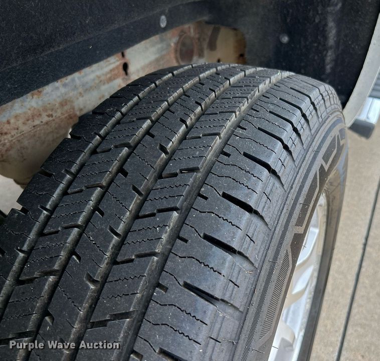 image for item NR9400 2017 Chevrolet Silverado 1500 LT  Crew Cab pickup truck