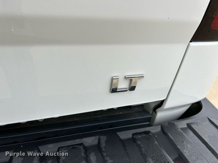 image for item NR9400 2017 Chevrolet Silverado 1500 LT  Crew Cab pickup truck