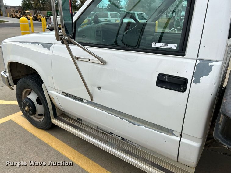 image for item NR9402 1999 Chevrolet 3500  dump flatbed pickup truck