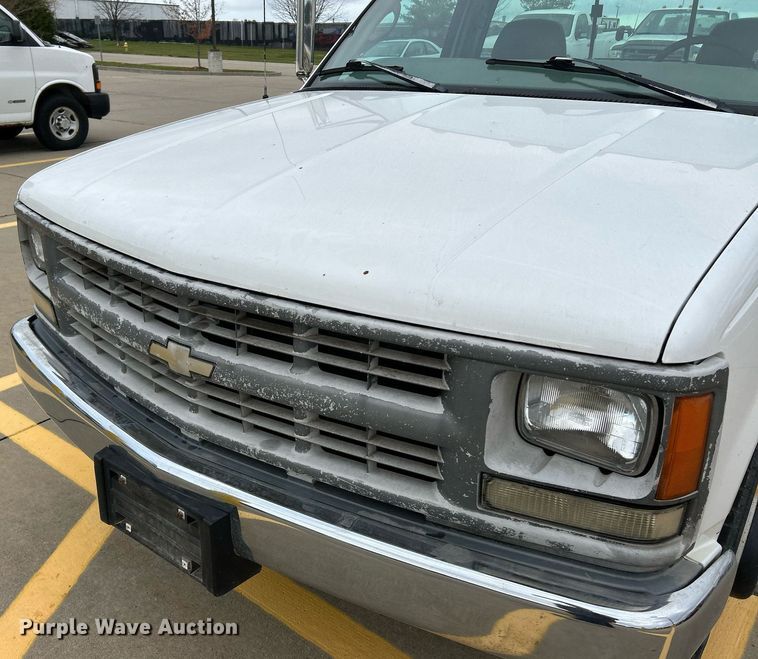 image for item NR9402 1999 Chevrolet 3500  dump flatbed pickup truck