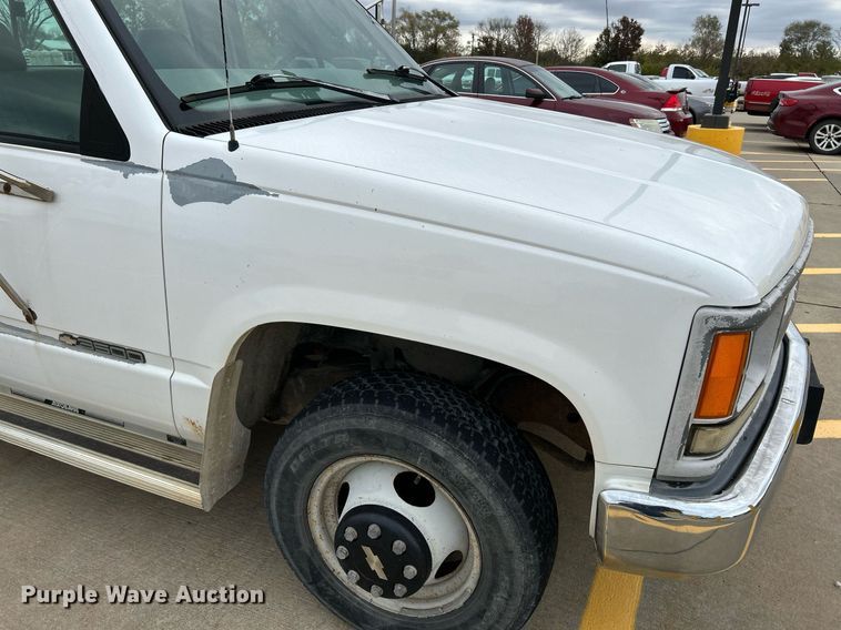 image for item NR9402 1999 Chevrolet 3500  dump flatbed pickup truck