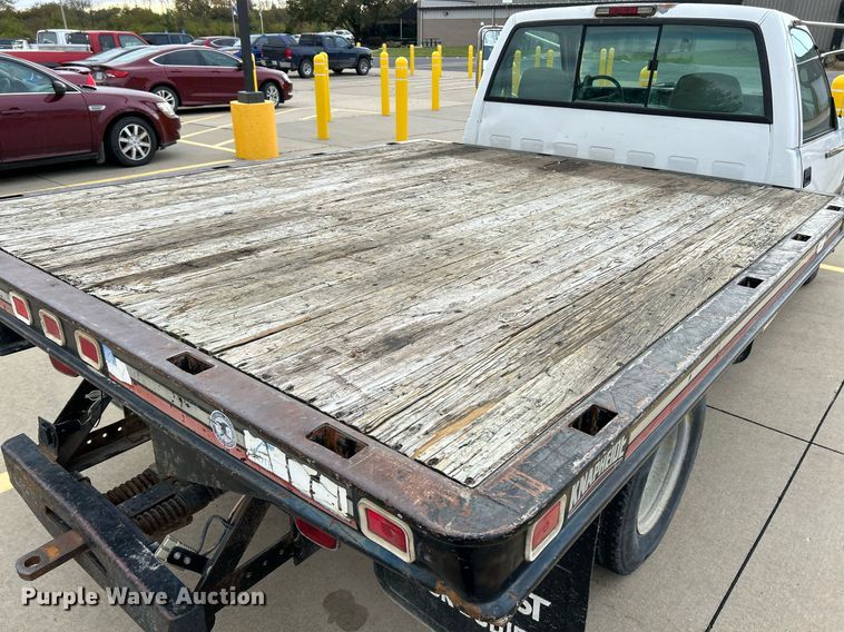 image for item NR9402 1999 Chevrolet 3500  dump flatbed pickup truck