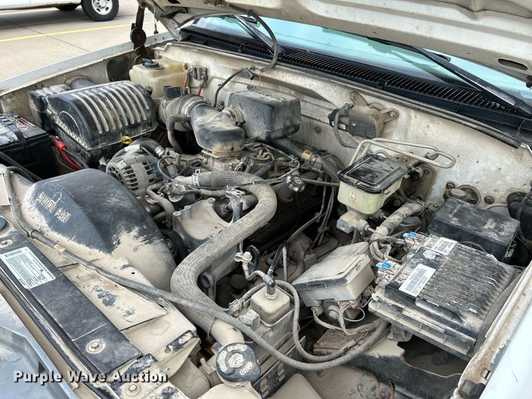 image for item NR9402 1999 Chevrolet 3500  dump flatbed pickup truck