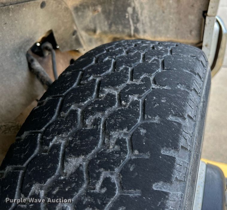 image for item NR9402 1999 Chevrolet 3500  dump flatbed pickup truck