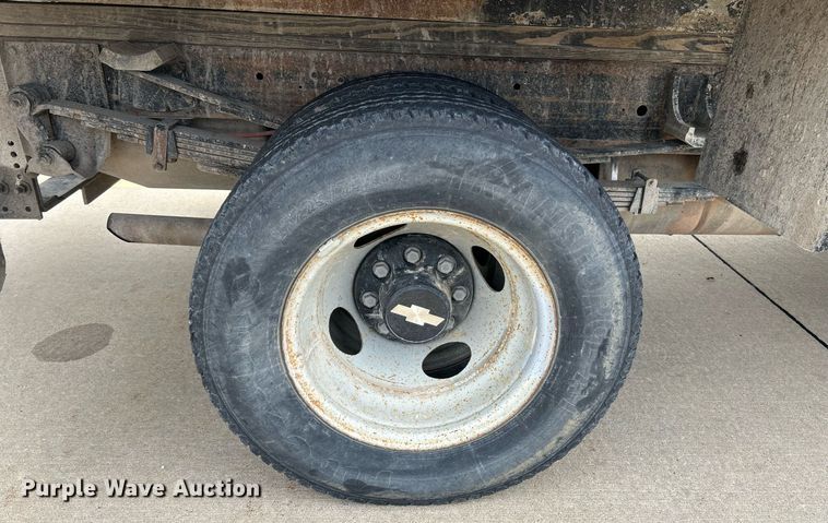 image for item NR9402 1999 Chevrolet 3500  dump flatbed pickup truck