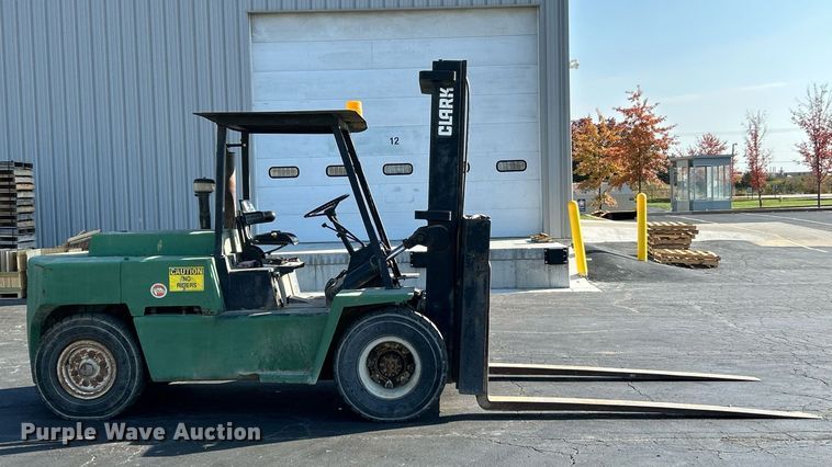 image for item NR9405 Clark C500Y 135  forklift
