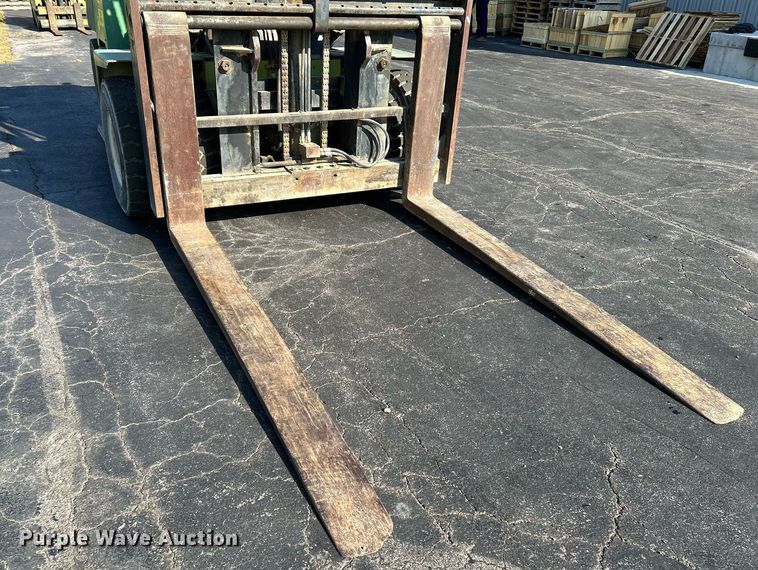 image for item NR9405 Clark C500Y 135  forklift