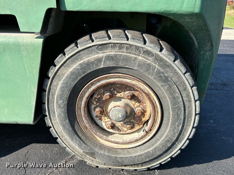 image for item NR9405 Clark C500Y 135  forklift