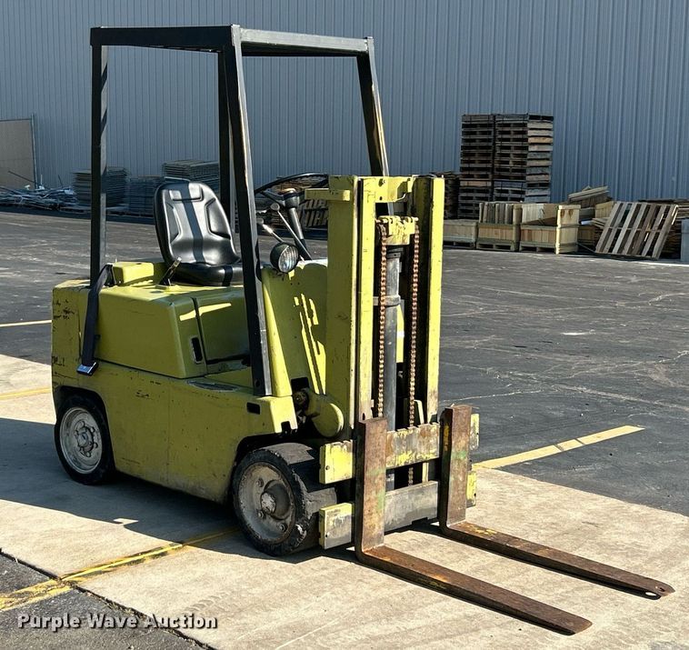 image for item NR9406 Clark C500-40  forklift
