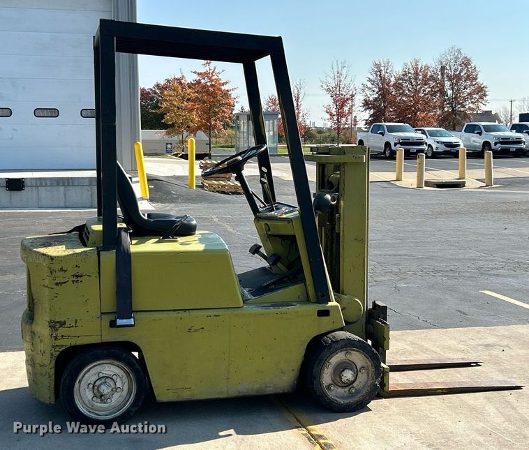 image for item NR9406 Clark C500-40  forklift