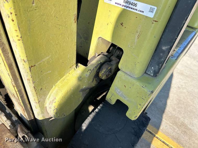 image for item NR9406 Clark C500-40  forklift