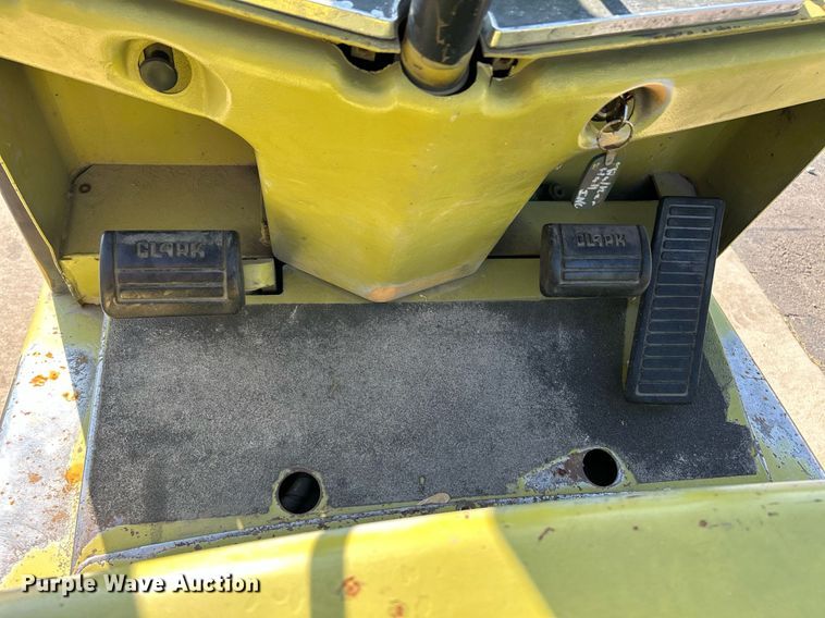 image for item NR9406 Clark C500-40  forklift