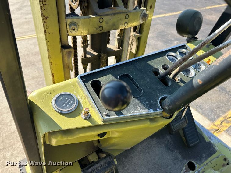 image for item NR9406 Clark C500-40  forklift