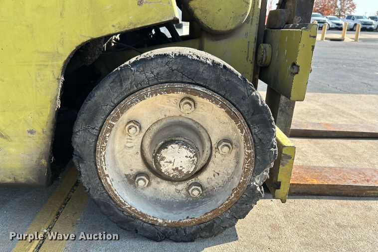 image for item NR9406 Clark C500-40  forklift