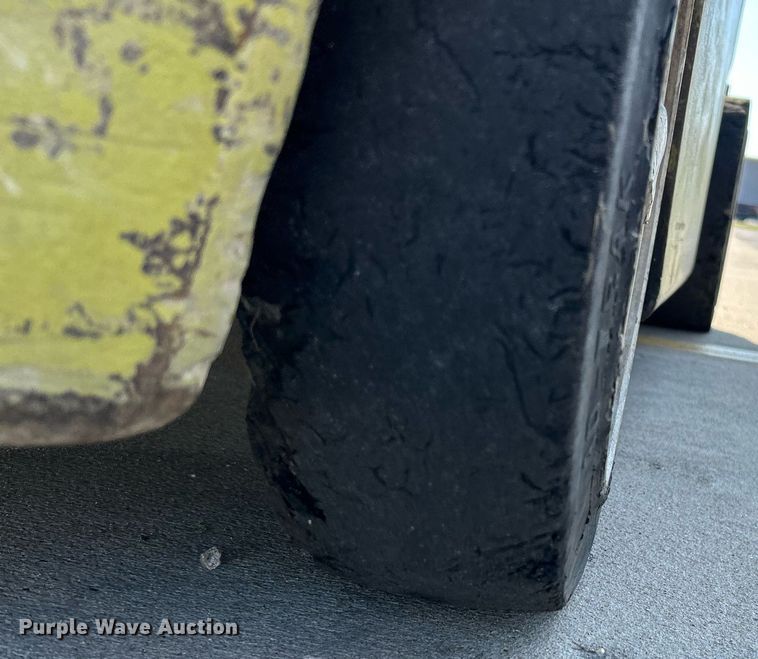 image for item NR9406 Clark C500-40  forklift