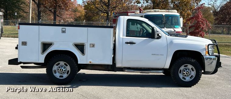 image for item NR9407 2012 Chevrolet Silverado 2500 HD  utility bed pickup truck