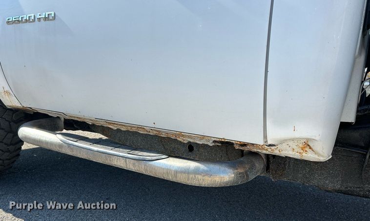 image for item NR9407 2012 Chevrolet Silverado 2500 HD  utility bed pickup truck