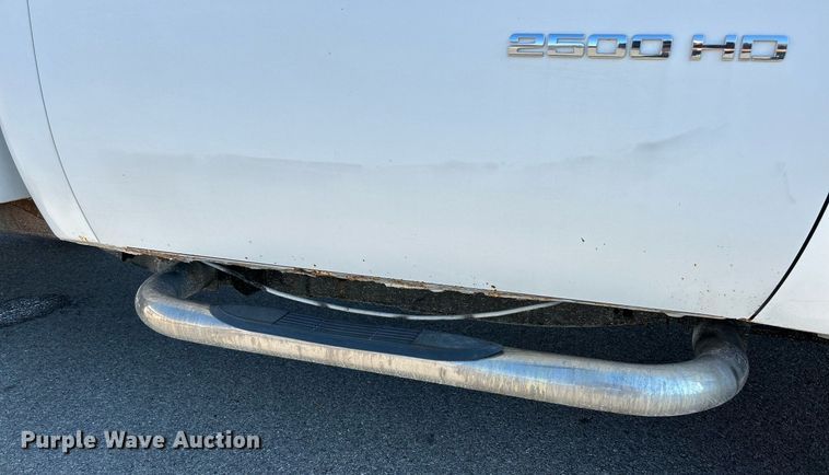 image for item NR9407 2012 Chevrolet Silverado 2500 HD  utility bed pickup truck