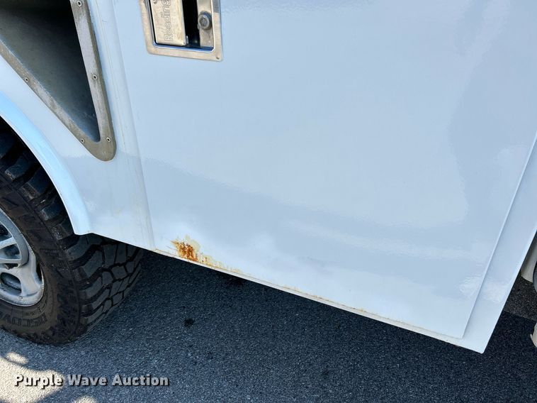 image for item NR9407 2012 Chevrolet Silverado 2500 HD  utility bed pickup truck