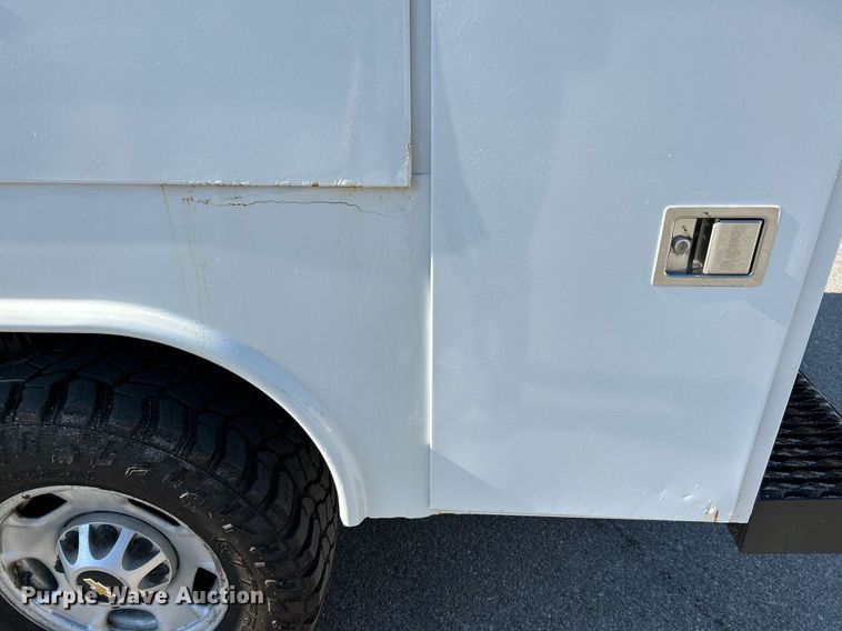 image for item NR9407 2012 Chevrolet Silverado 2500 HD  utility bed pickup truck