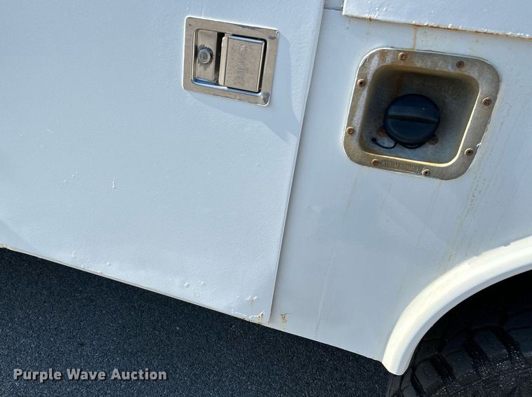 image for item NR9407 2012 Chevrolet Silverado 2500 HD  utility bed pickup truck