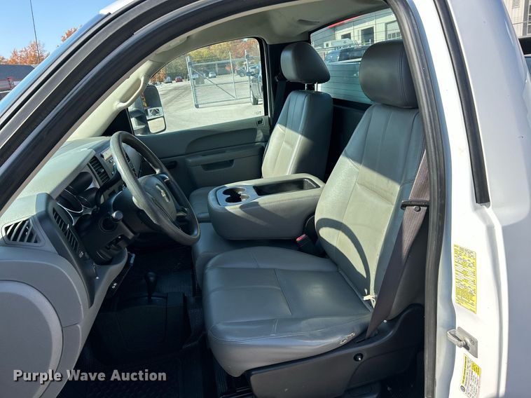 image for item NR9407 2012 Chevrolet Silverado 2500 HD  utility bed pickup truck