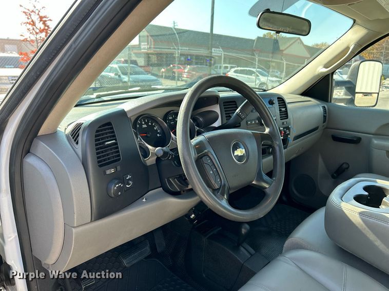 image for item NR9407 2012 Chevrolet Silverado 2500 HD  utility bed pickup truck