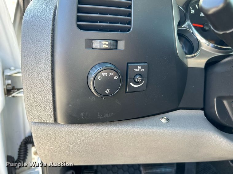 image for item NR9407 2012 Chevrolet Silverado 2500 HD  utility bed pickup truck