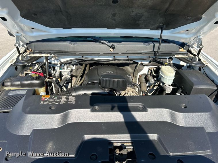 image for item NR9407 2012 Chevrolet Silverado 2500 HD  utility bed pickup truck